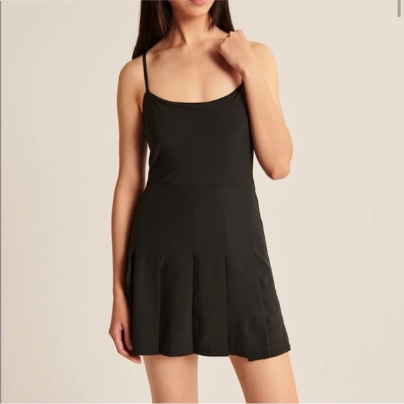 Abercrombie & Fitch Pleated Traveler Mini Dress - Black - Picture 1 of 8